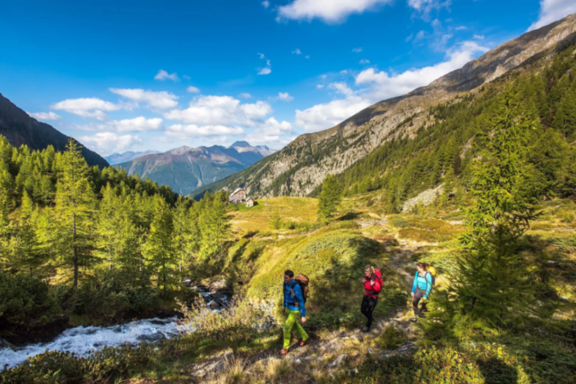 Wandern am Bach